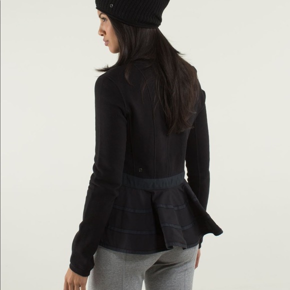 Rare lululemon ruffle up pullover - Picture 1 of 4